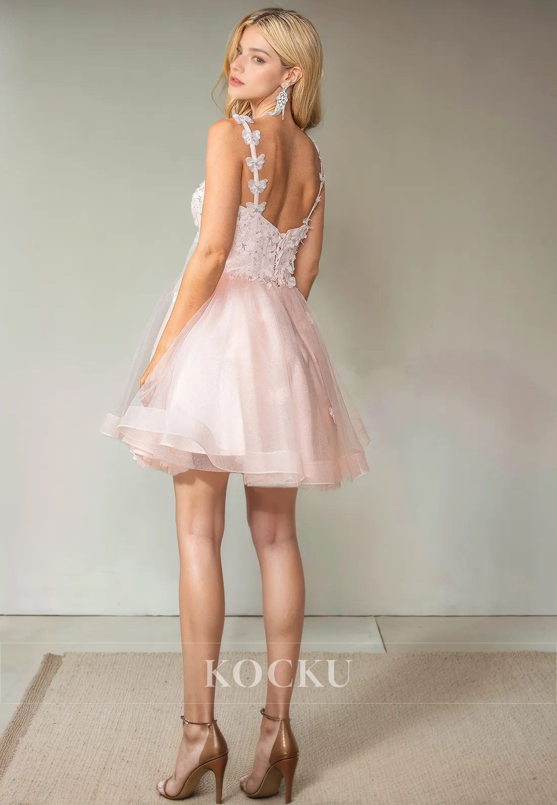 Elegant & Luxurious Straps A-Line Appliques Tulle Party Homecoming Dress