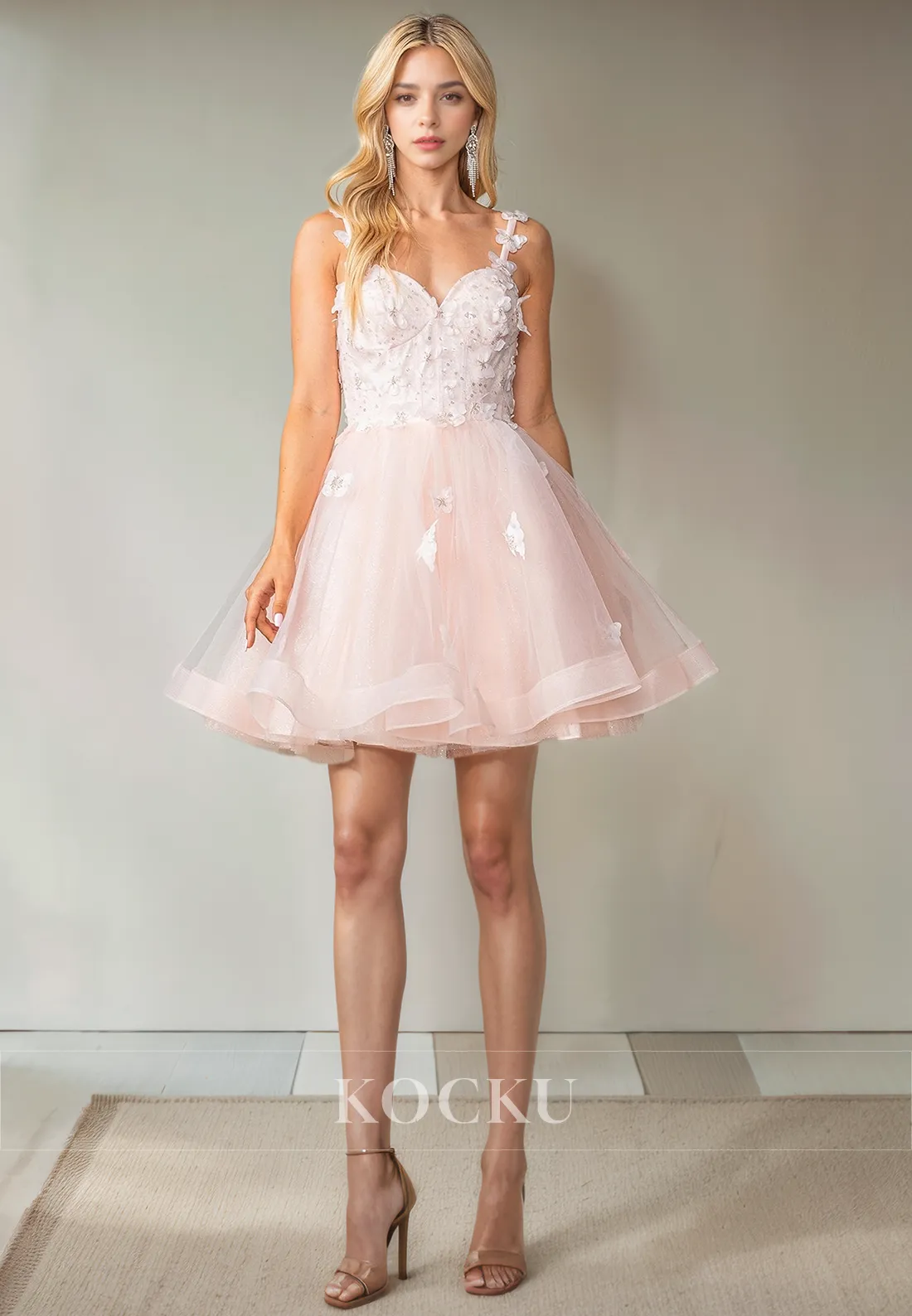 Elegant & Luxurious Straps A-Line Appliques Tulle Party Homecoming Dress