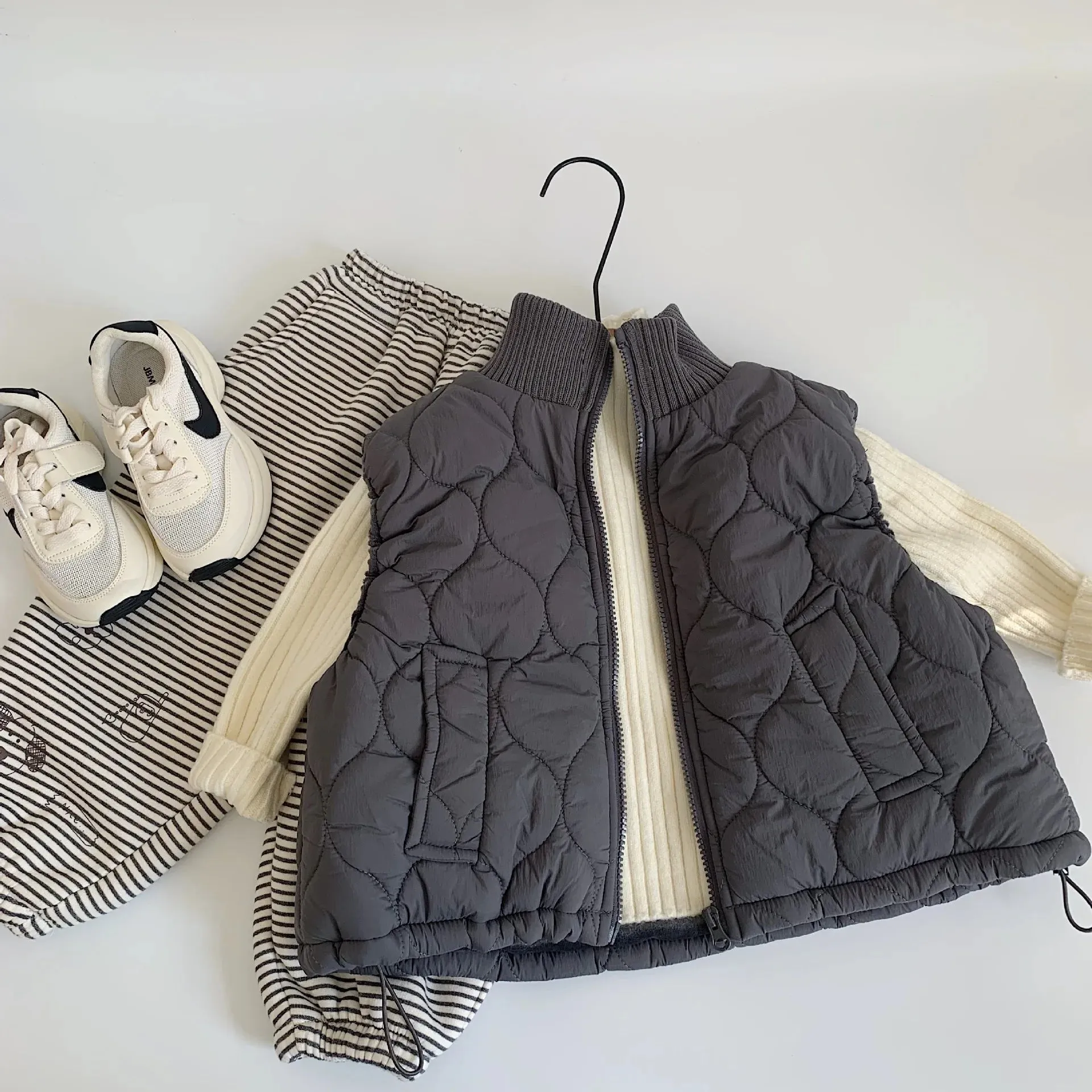 Lightweight Quilted Solid Vest