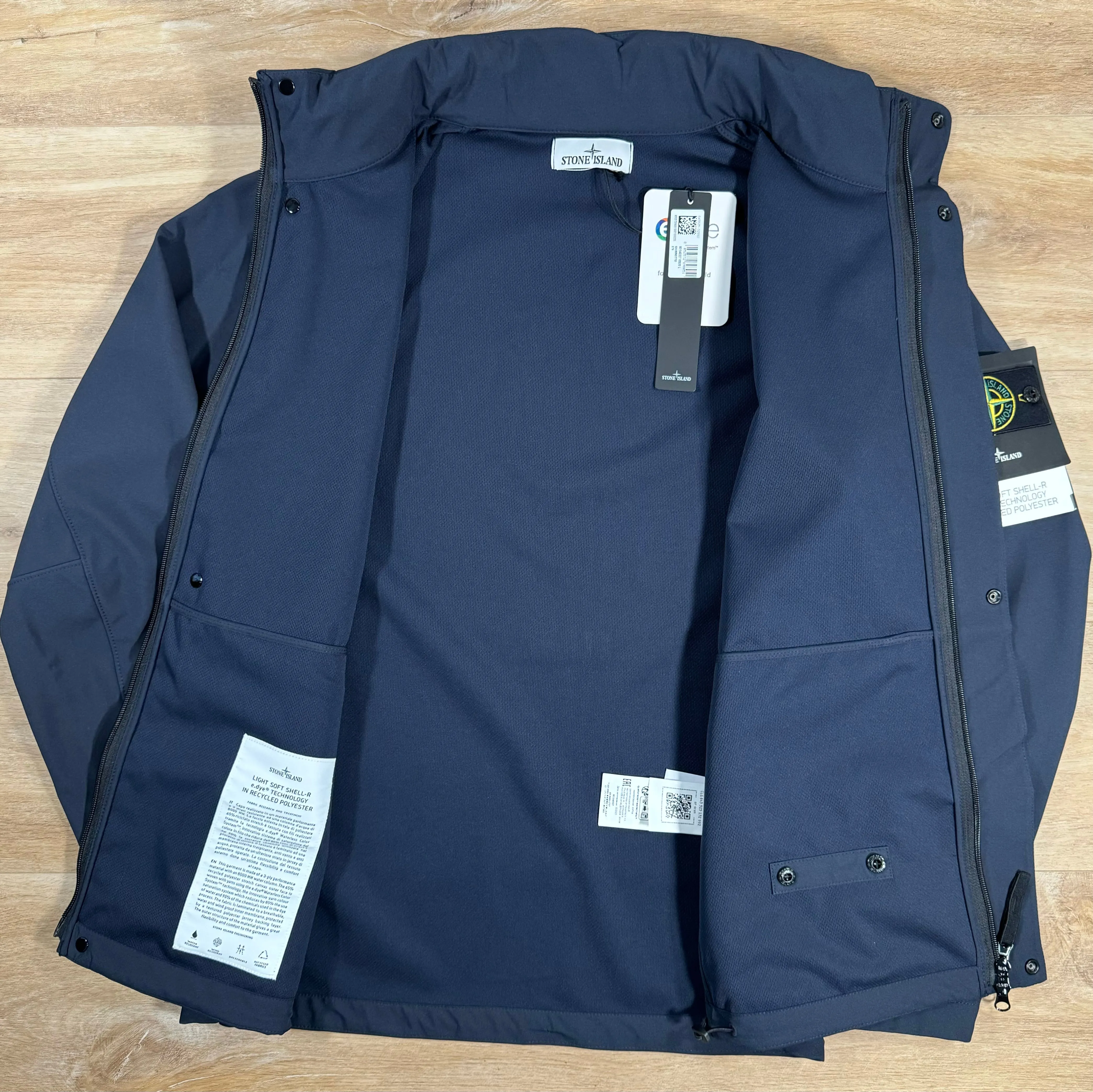 Stone Island Light Soft Shell-R Jacket in Navy